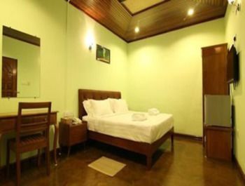 Hundred Moon Hotel Yangon Exterior photo